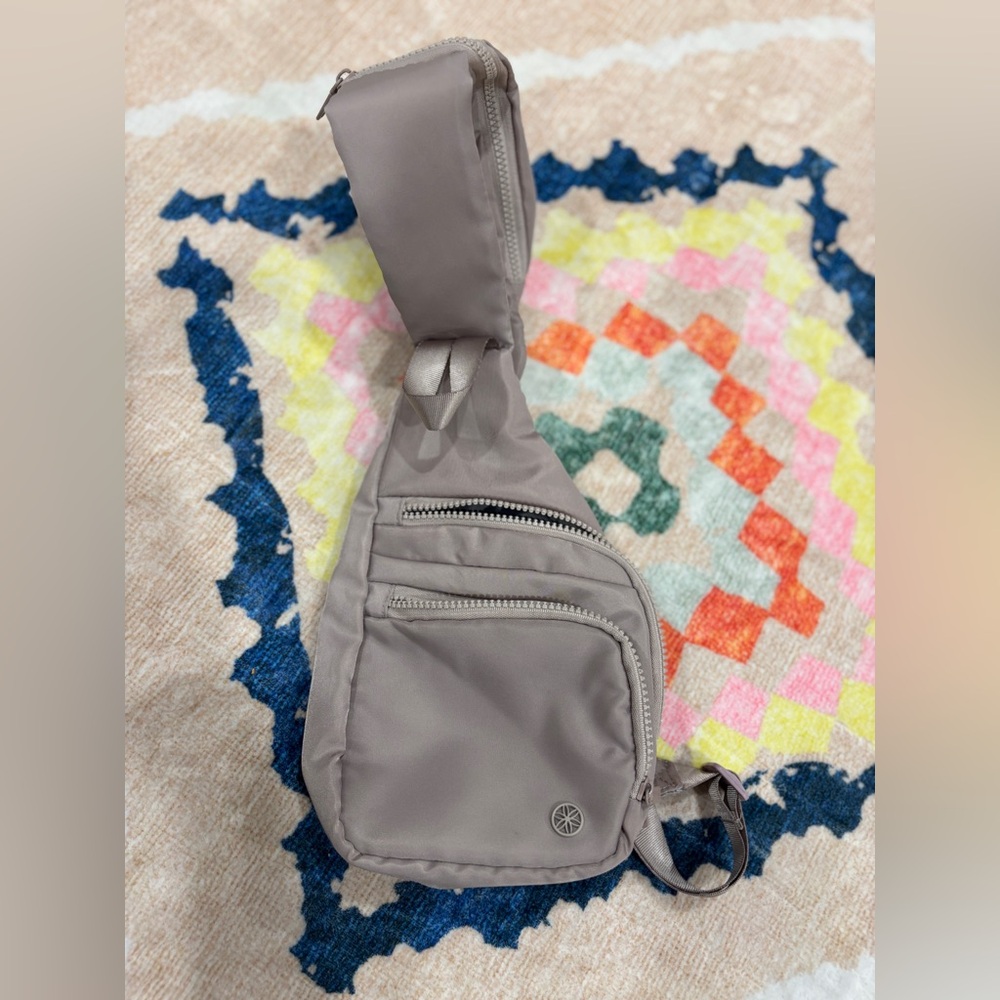 GAIAM Gray Polyester Crossbody Travel Bag